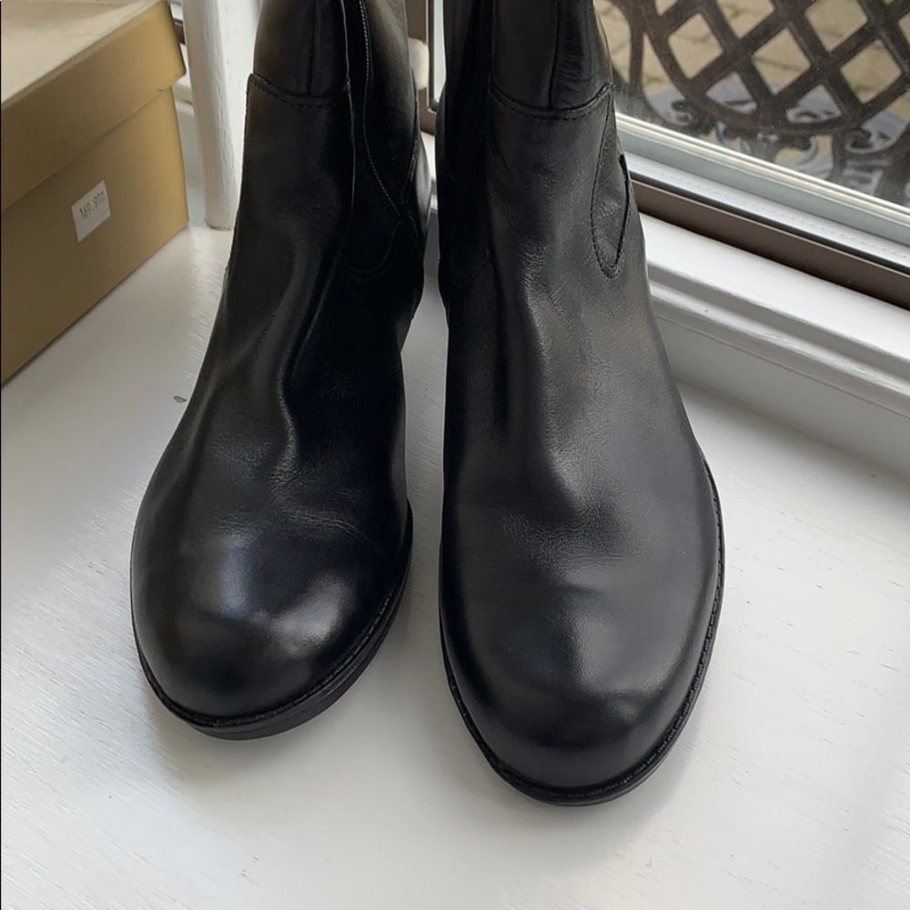 Boots - Picture 2 of 5